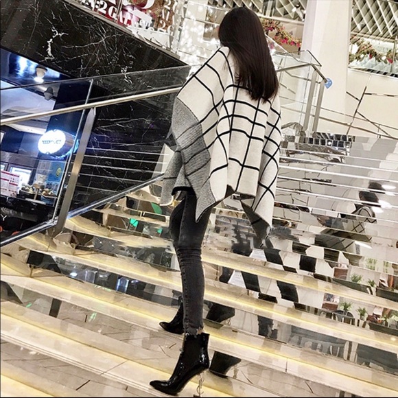 Plaid Knit Zip Front Poncho Cape - Picture 4 of 8